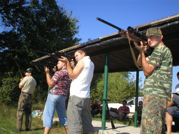 VII. kolo kom�r�anskej ligy v siluetovej stre�be